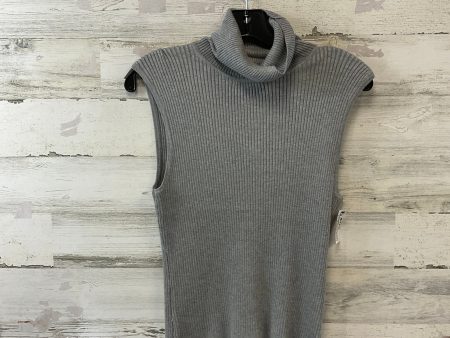 Sweater Short Sleeve By Cable And Gauge In Grey, Size: M Online