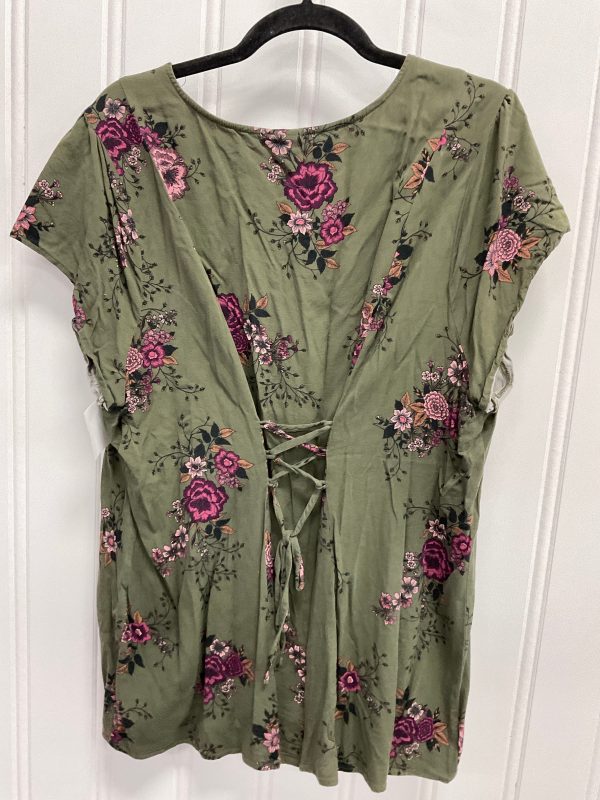 Top Short Sleeve By Torrid In Green, Size: 3x on Sale