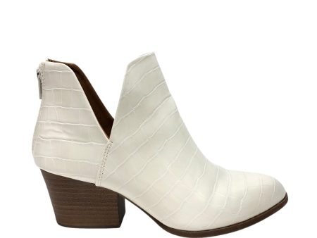 Boots Ankle Flats By So In Ivory, Size: 6.5 Fashion