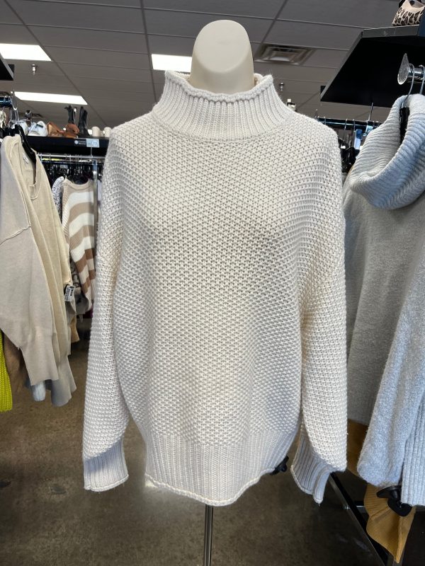 Sweater By Clothes Mentor In Cream, Size: M Discount