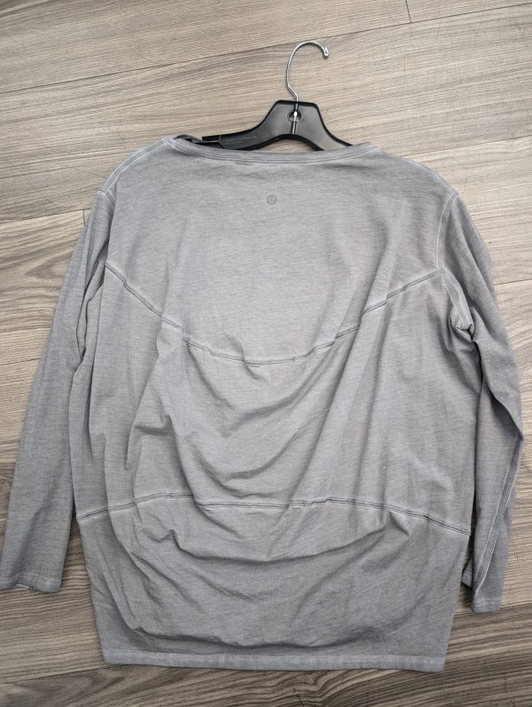 Athletic Top Long Sleeve Crewneck By Lululemon In Grey, Size: 6 on Sale