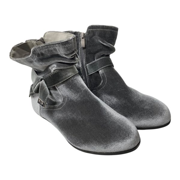 Boots Ankle Flats By Torrid In Grey, Size:8 For Discount